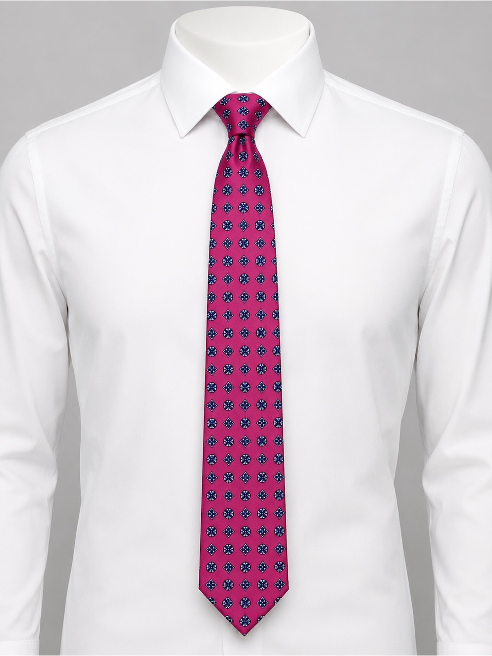 Roundtree Yorke Silk Tie NWT Pink Medallion Classic Mens